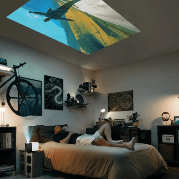 CinemaGo Pro® - Mini Proyector para Ver en Grande Donde Quieras